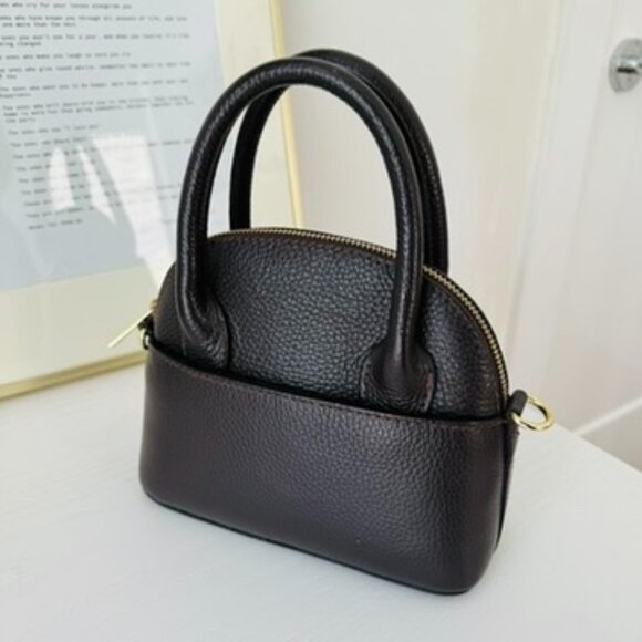 Elegant Black Crossbody Bag - Picture 1 of 10